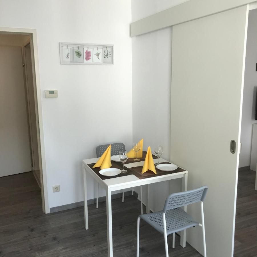 Lg Nicely Apartment Korneuburg Exterior photo